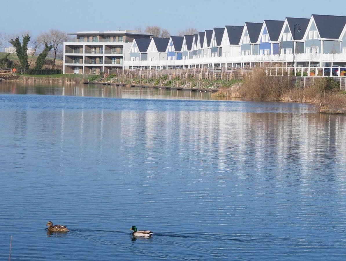 Lakeside Lux Bedroom With Parking, M4 Jct 11, Next To Train Station 독서 외부 사진