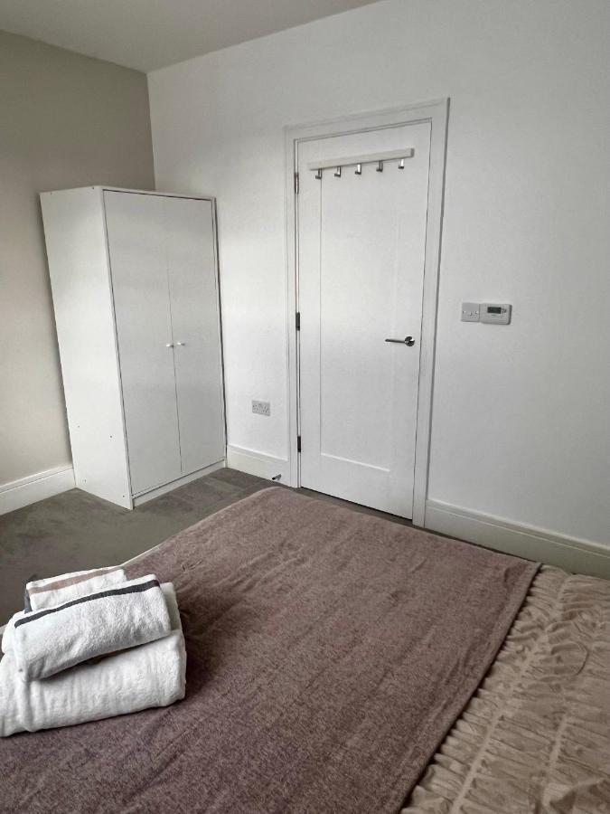 Lakeside Lux Bedroom With Parking, M4 Jct 11, Next To Train Station 독서 외부 사진