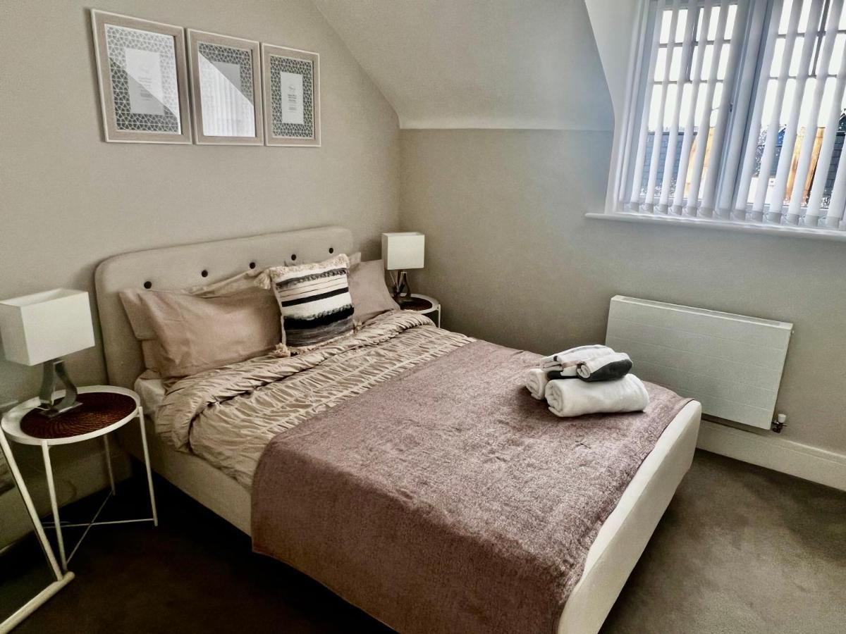 Lakeside Lux Bedroom With Parking, M4 Jct 11, Next To Train Station 독서 외부 사진