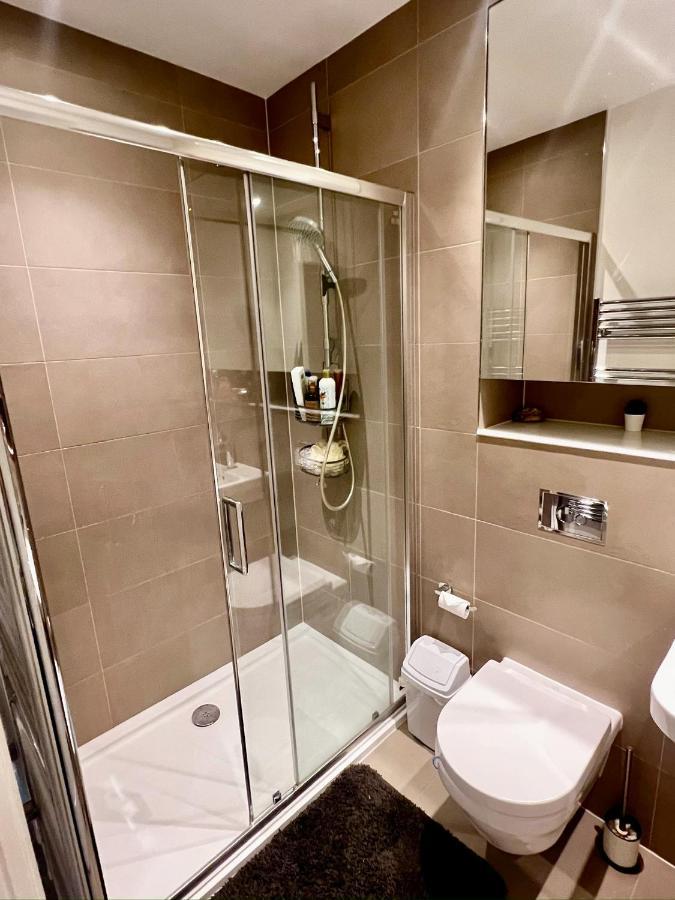 Lakeside Lux Bedroom With Parking, M4 Jct 11, Next To Train Station 독서 외부 사진